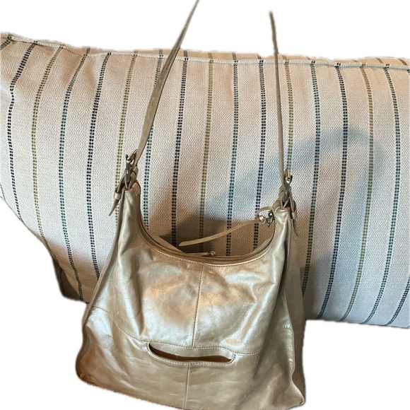 Hobo Large Distressed Leather Shoulder Bag in Metallic Gold - Picture 4 of 6